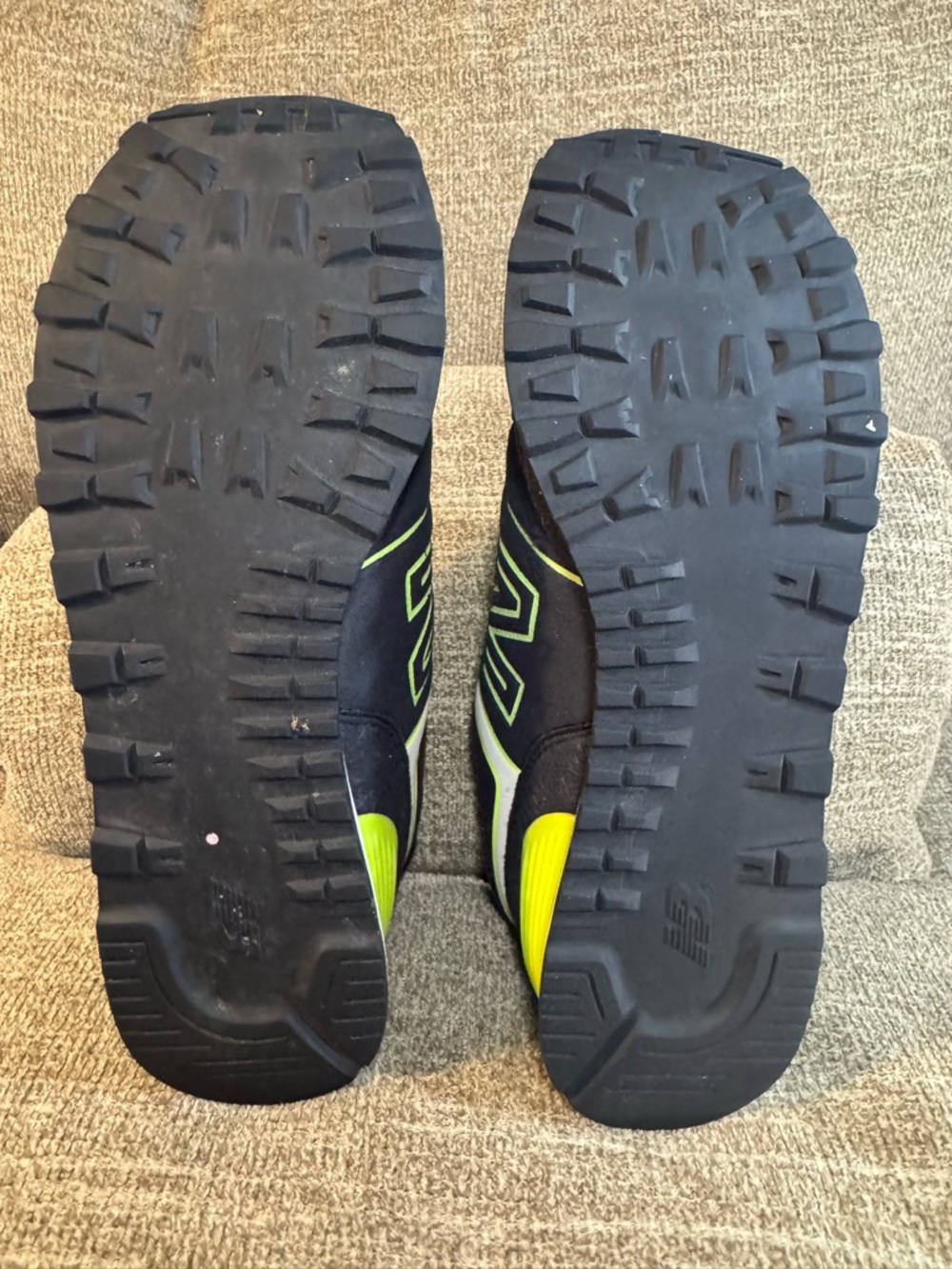 New Balance 574 Men’s Black with Neon Yellow Running Shoes ML574NEN Size 10.5 - Picture 8 of 11